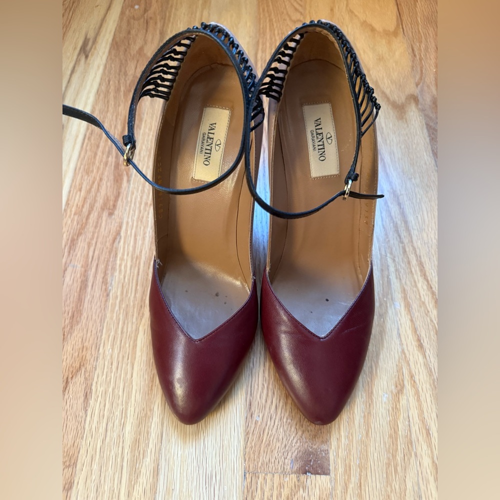 Valentino GARAVANI Women's Burgundy Beige Ankle Strap Pumps, Sz 9